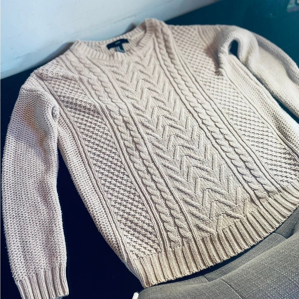 Sweater - Picture 12 of 12